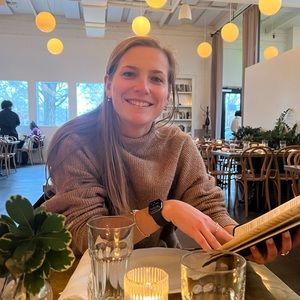 Meet your Posher, Emily